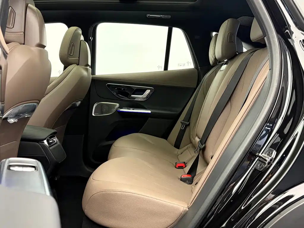 Mercedes-Benz EQE SUV — миниатюра 14