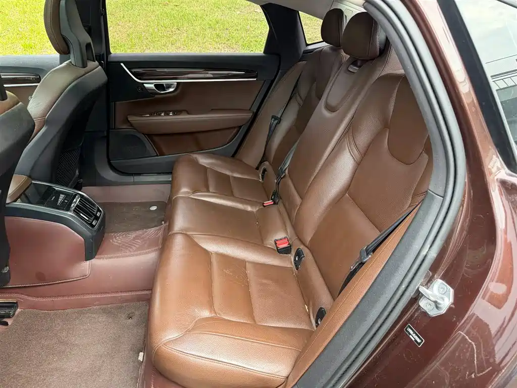 Volvo S90 2017 T4
