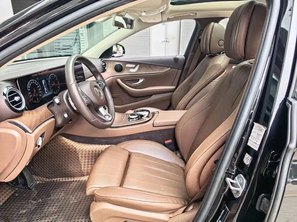 Mercedes-Benz E-Class — миниатюра 7