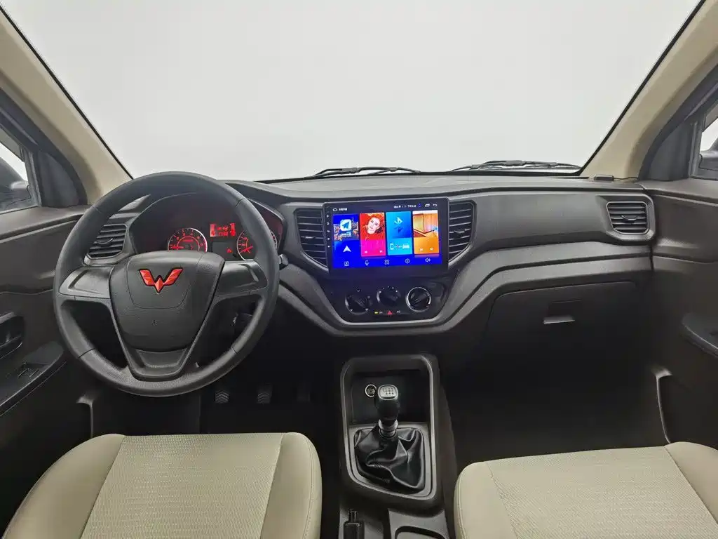 Wuling Hongguang V — миниатюра 5