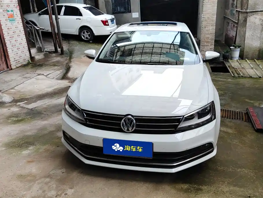 Volkswagen Sagitar 2018 1.6L MT Comfort
