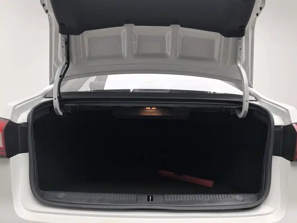 Roewe 360 — миниатюра 16