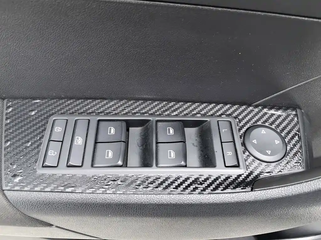 Roewe 360 — миниатюра 9