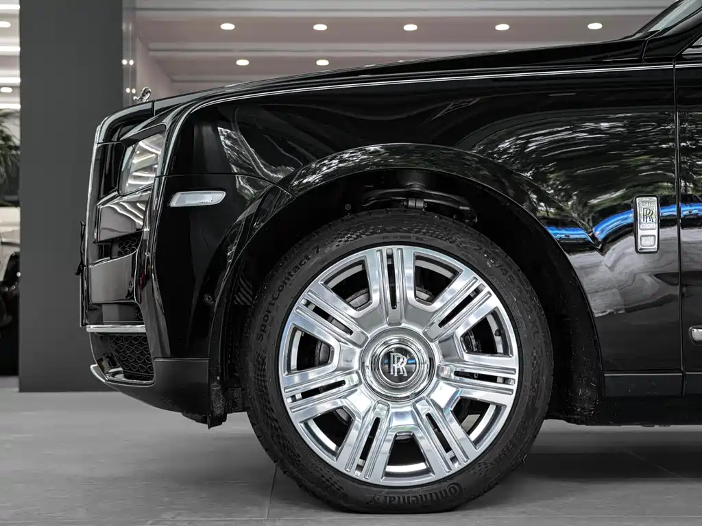 Rolls-Royce Cullinan 2021 мест
