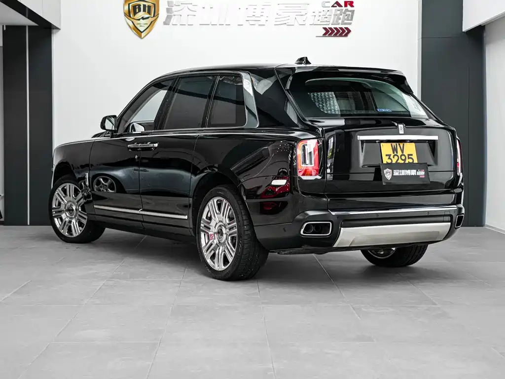 Rolls-Royce Cullinan 2021 мест