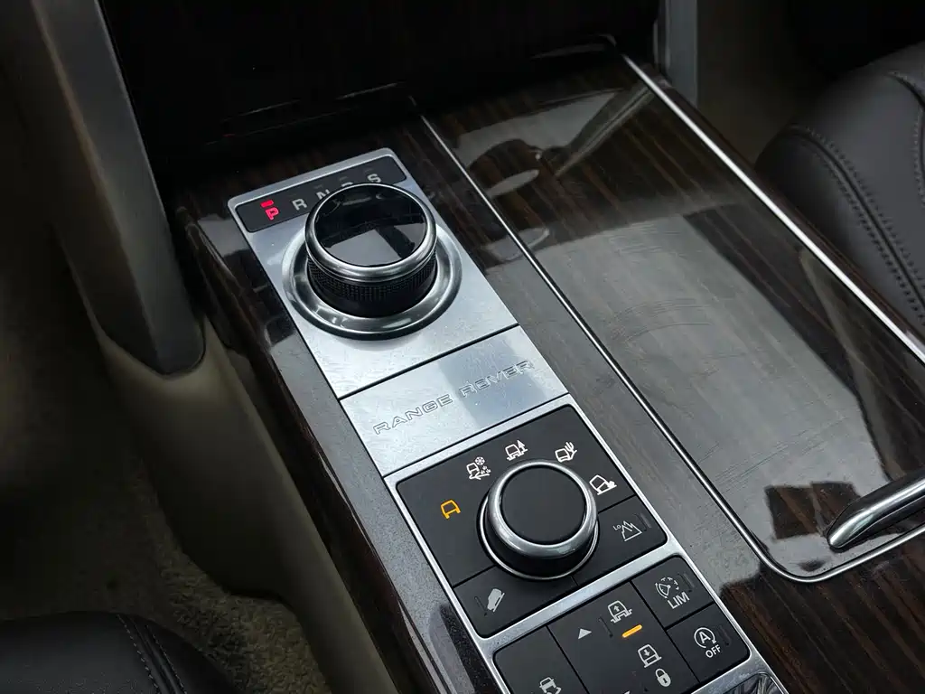 Land Rover Range Rover — миниатюра 10