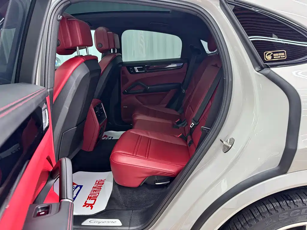 Porsche Cayenne — миниатюра 8
