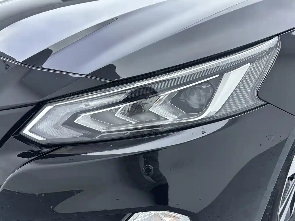 Nissan Teana — миниатюра 12
