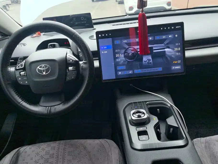 Toyota bZ5 — миниатюра 12