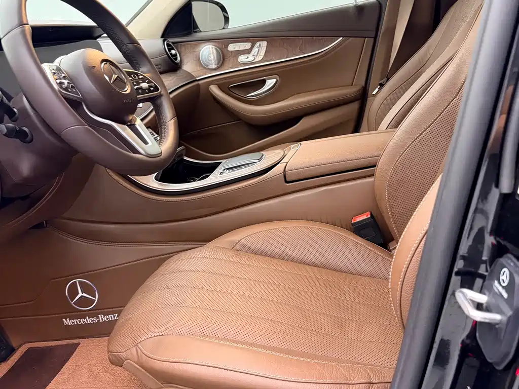 Mercedes-Benz E-Class — миниатюра 4