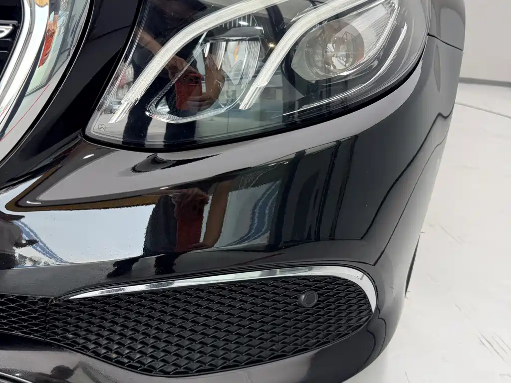 Mercedes-Benz E-Class — миниатюра 8