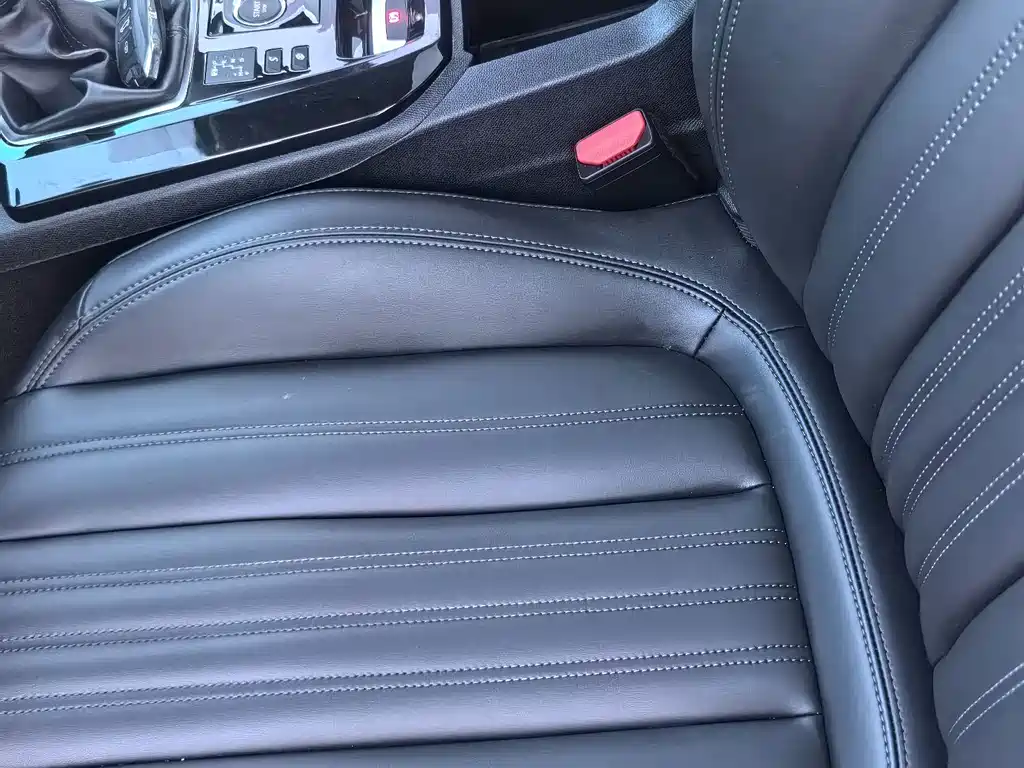 Peugeot 408 — миниатюра 6