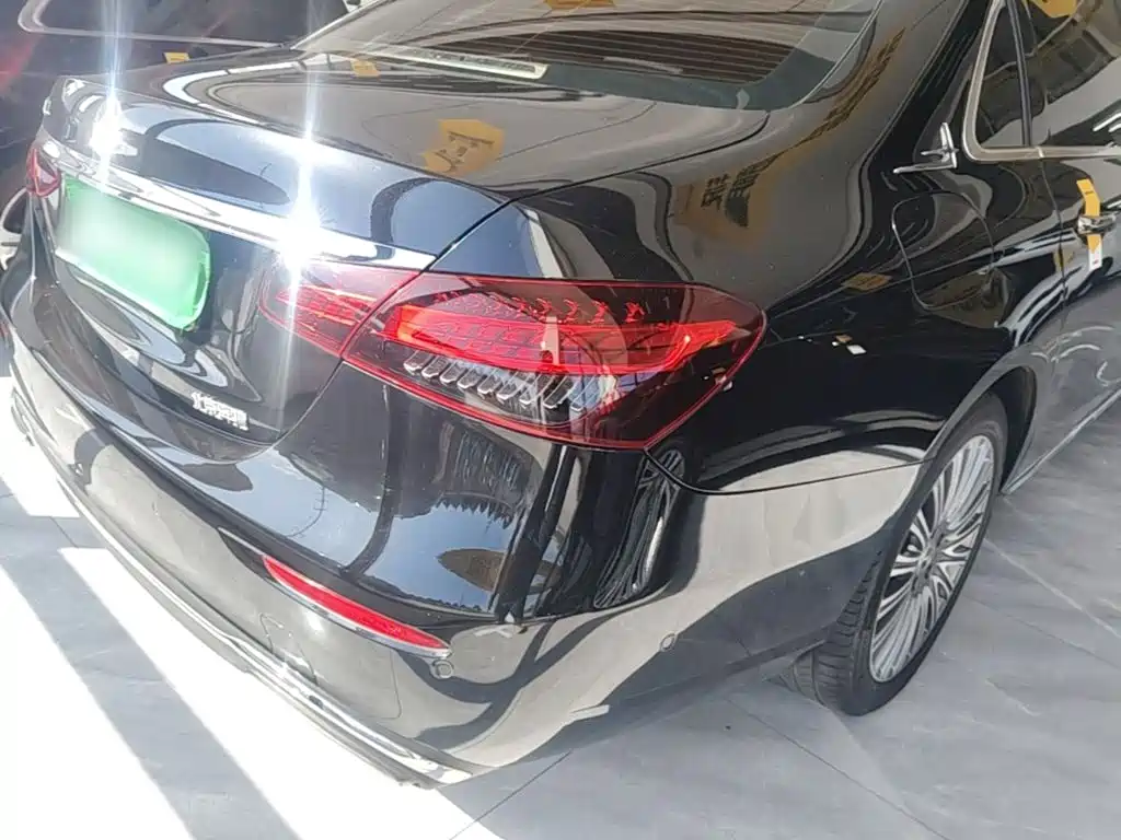 Mercedes-Benz E-Class — миниатюра 8