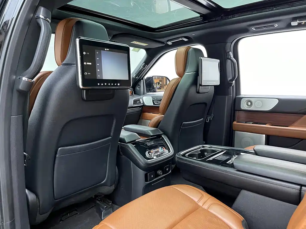 Lincoln Navigator — миниатюра 6