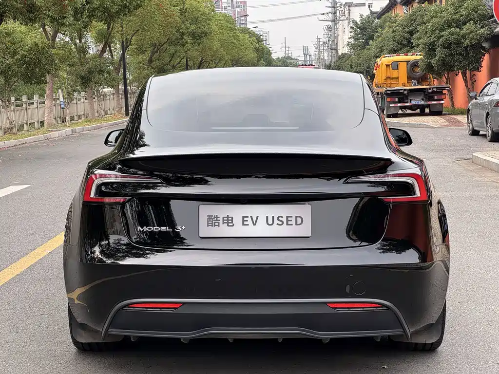 Tesla Model 3 — миниатюра 7