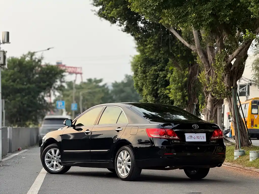 Toyota Camry — миниатюра 26