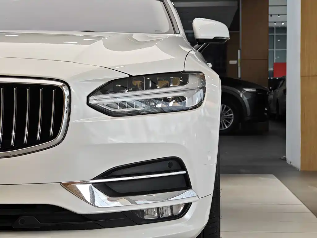Volvo S90 2019 T5