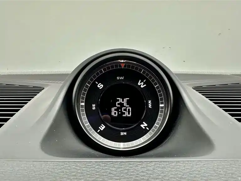 Porsche Cayenne — миниатюра 11