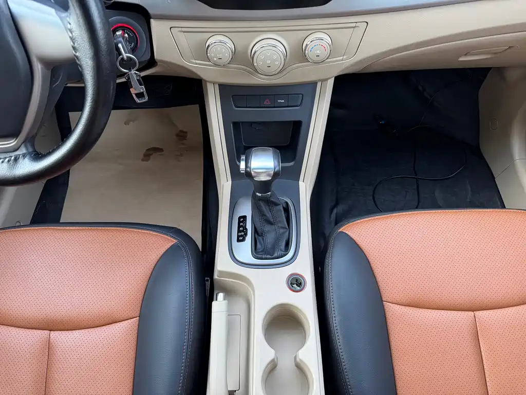 Roewe 350 — миниатюра 9