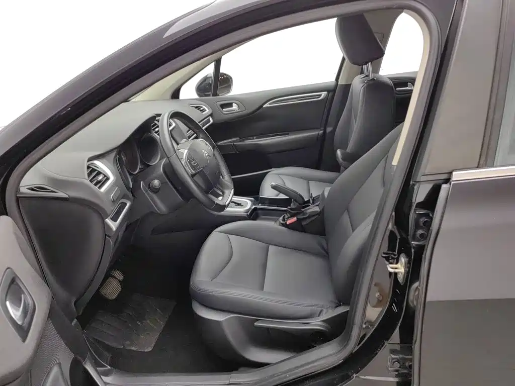 Citroen C4L — миниатюра 10