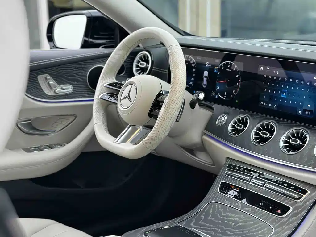 Mercedes-Benz E-Class (Import) — миниатюра 4