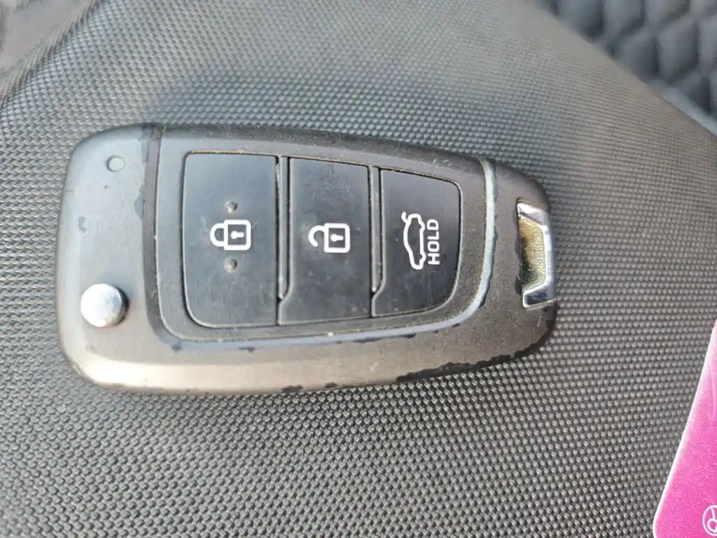Hyundai Elantra — миниатюра 9