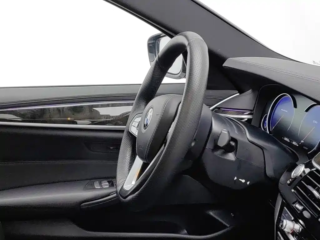 BMW 5 Series — миниатюра 22