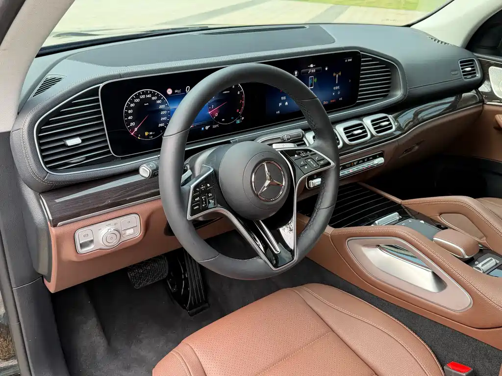Mercedes-Benz GLE (Import) — миниатюра 10