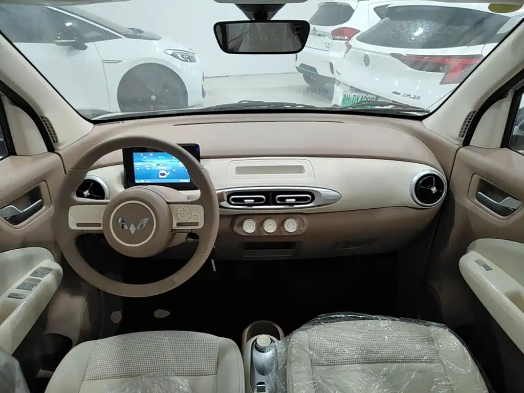 Wuling MINIEV — миниатюра 10