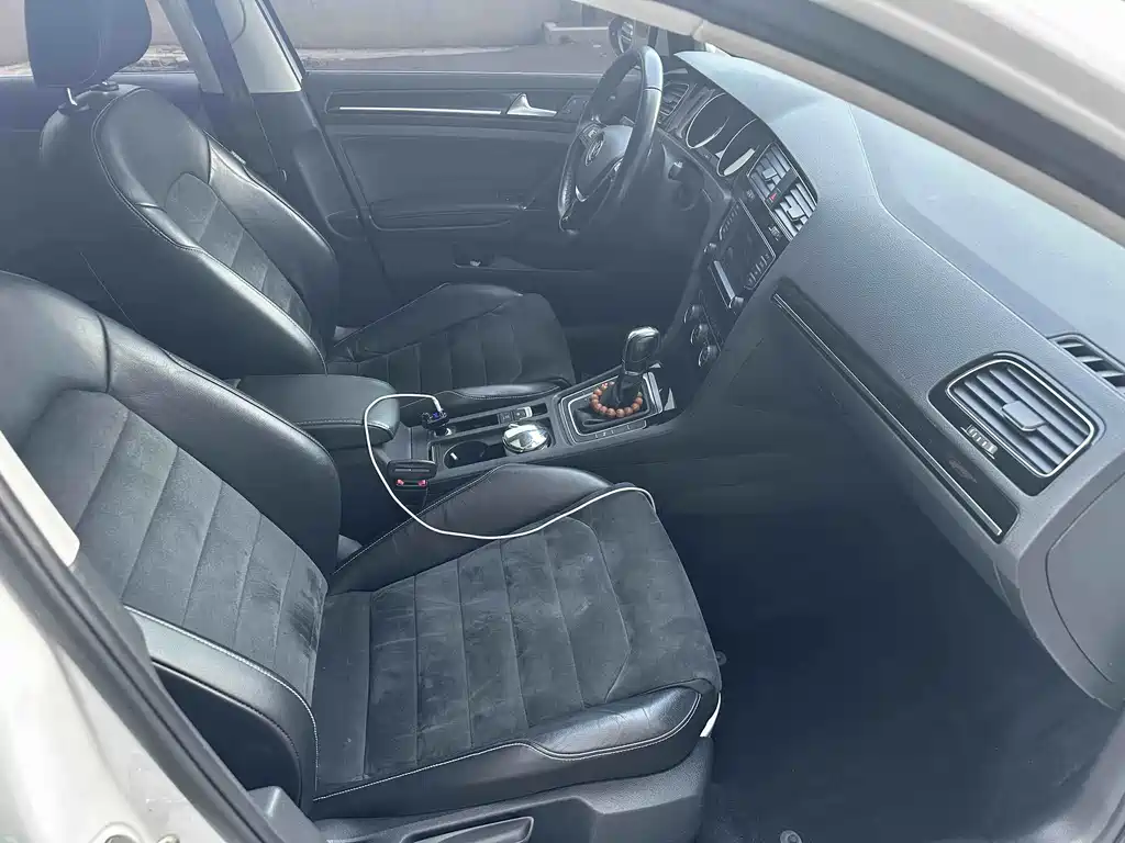 Volkswagen Golf — миниатюра 17