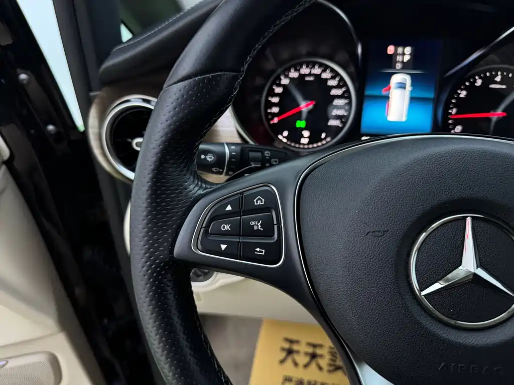 Mercedes-Benz V-Class — миниатюра 18