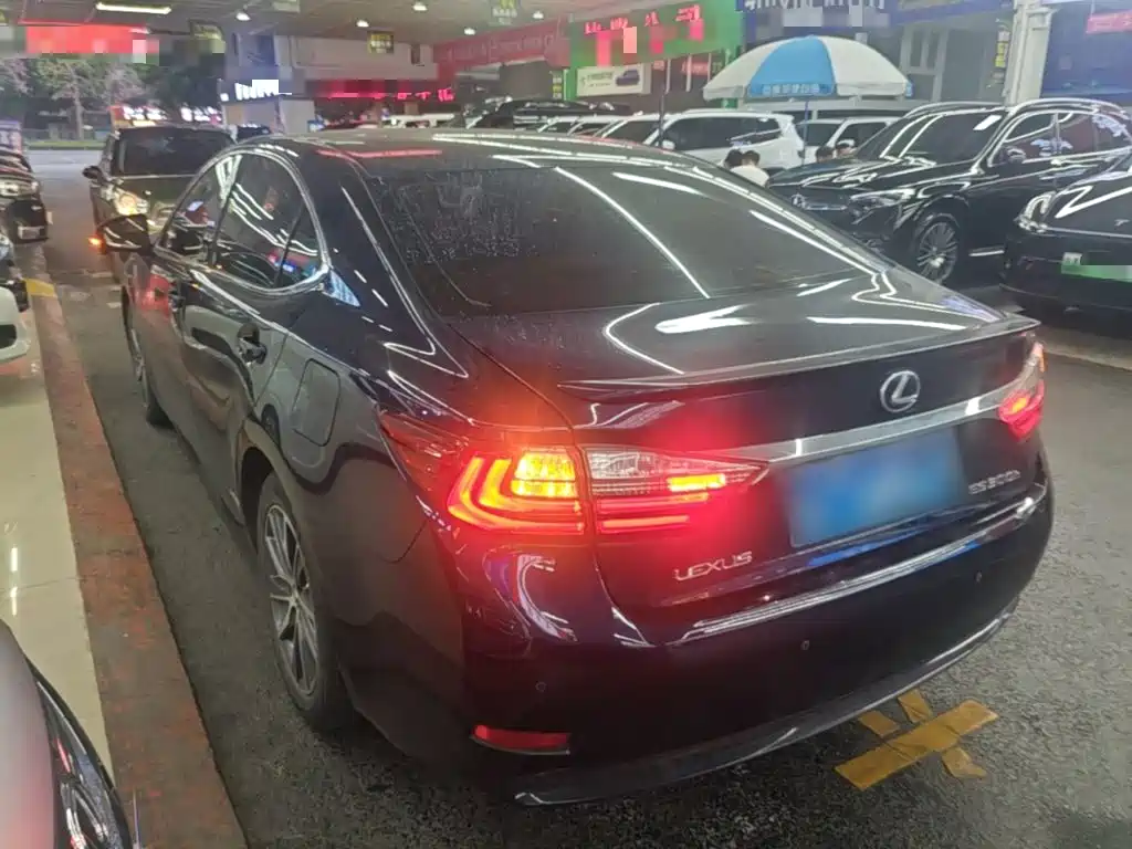 Lexus ES — миниатюра 5
