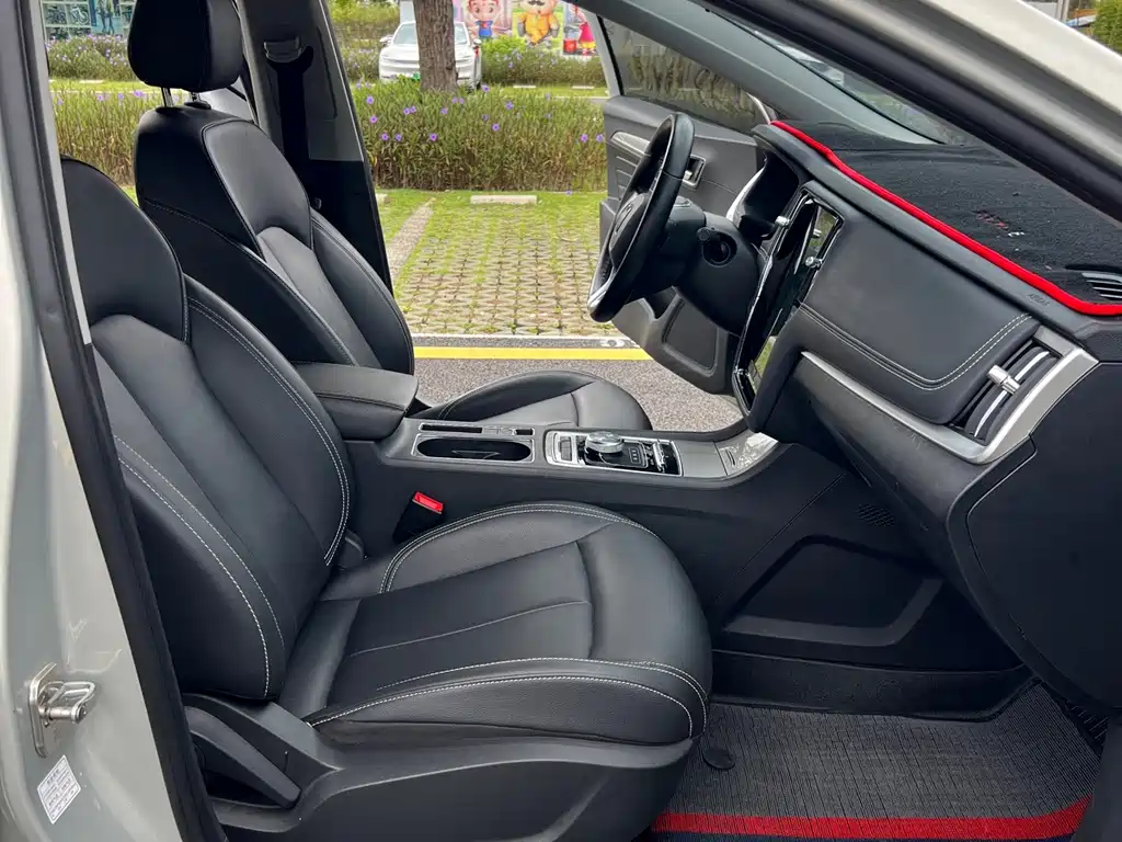 Roewe i6 New Energy — миниатюра 9