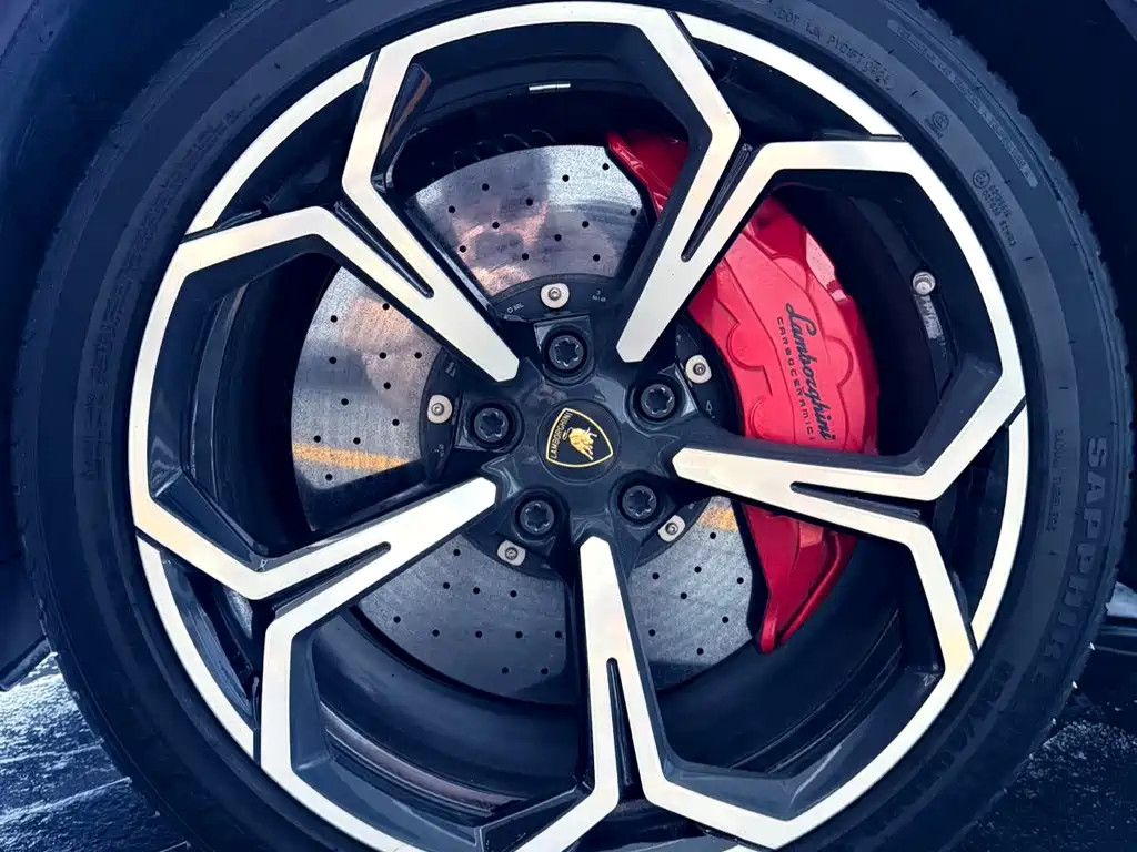 Lamborghini Urus — миниатюра 16