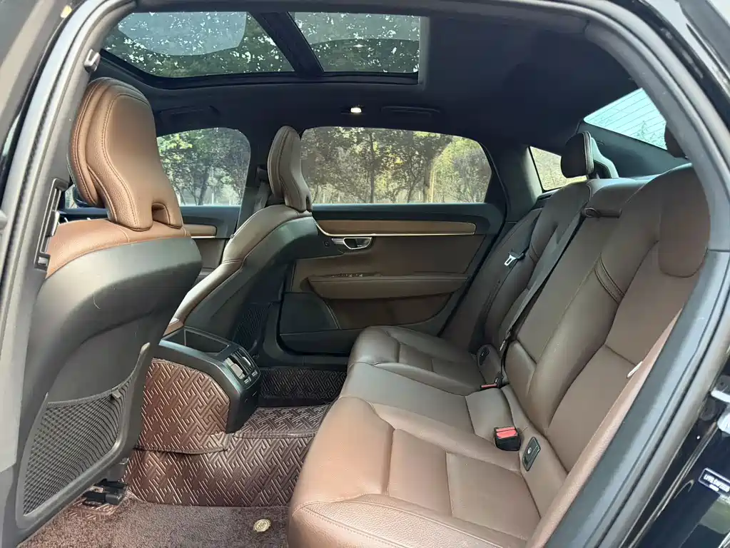Volvo S90 — миниатюра 6