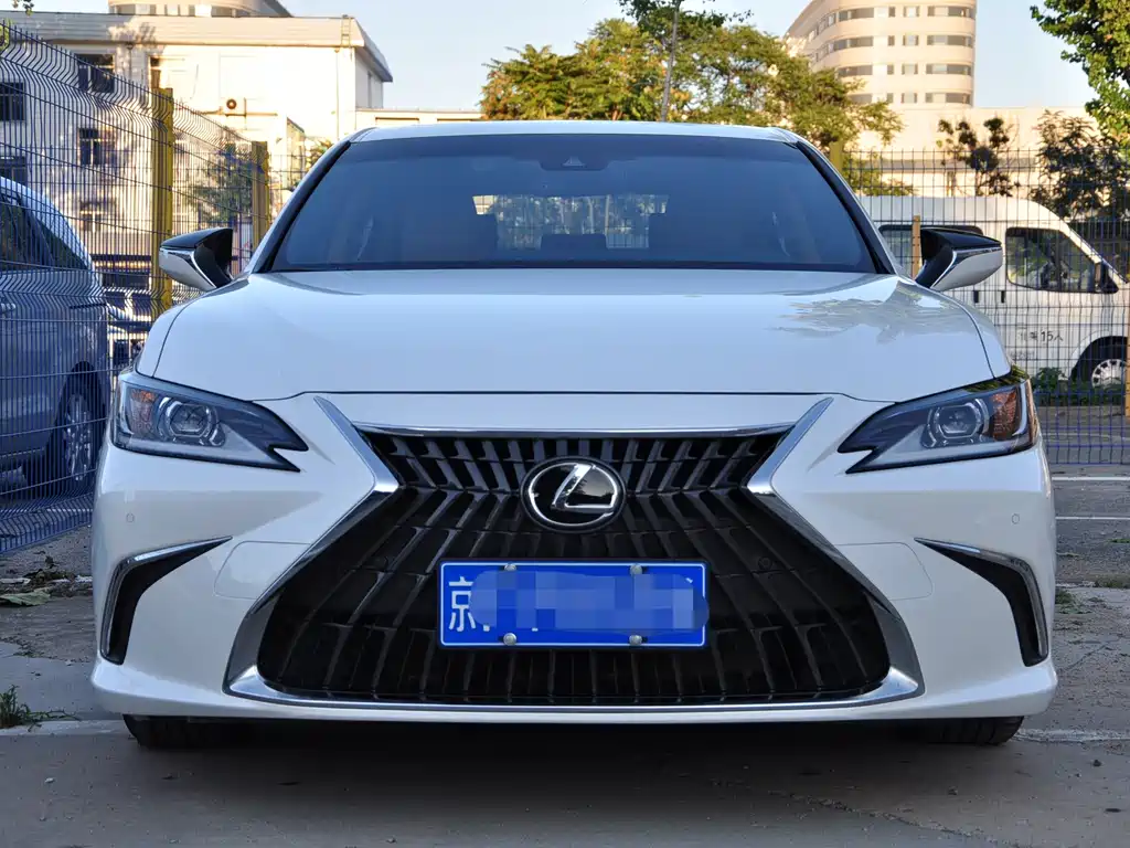 Lexus ES — миниатюра 2