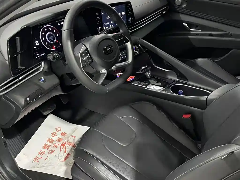 Hyundai Elantra — миниатюра 4