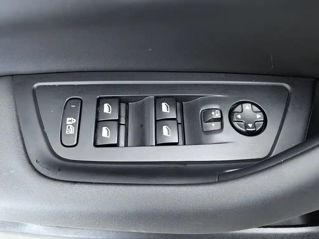 Peugeot 508 — миниатюра 9