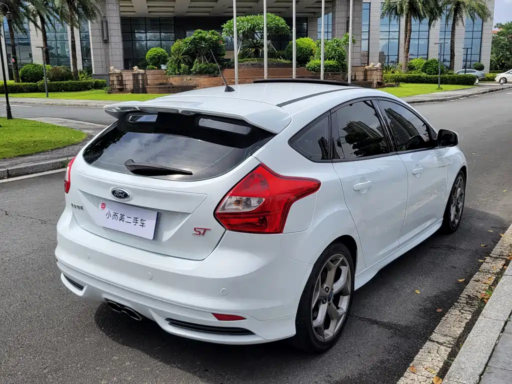 Ford Focus (Import) — миниатюра 6