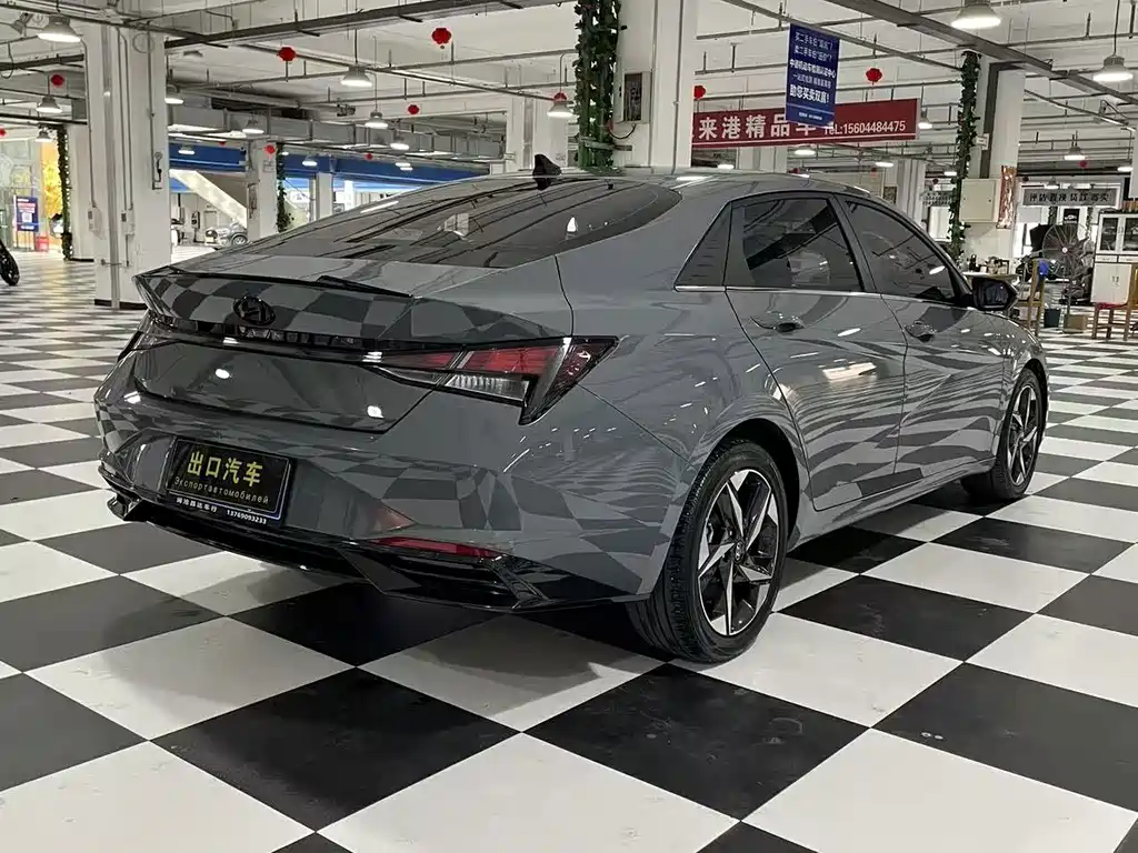 Hyundai Elantra — миниатюра 9