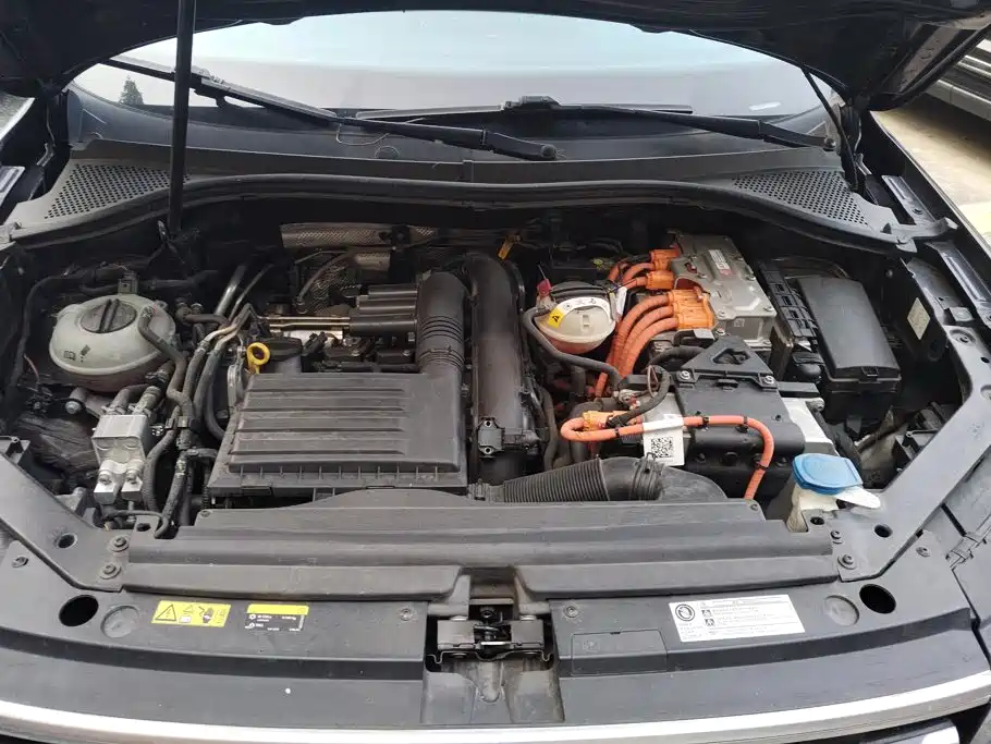 Volkswagen Tiguan L PHEV — миниатюра 10