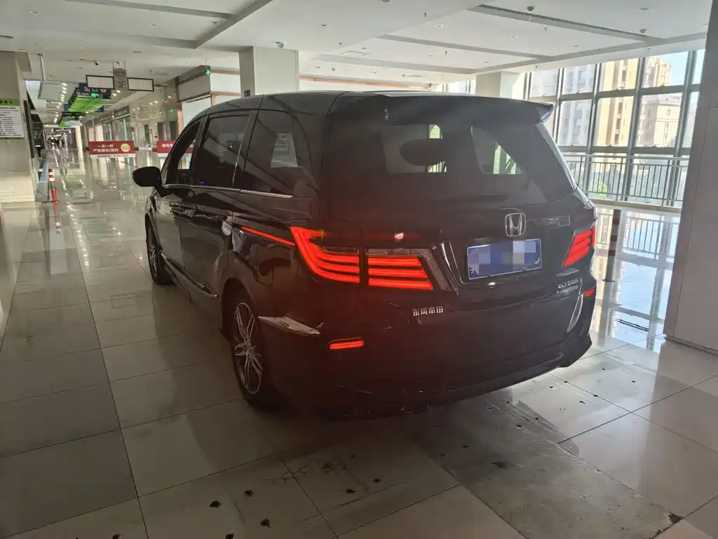Honda Elysion — миниатюра 4