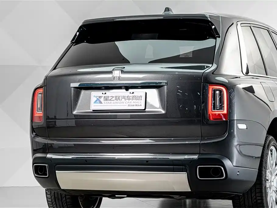 Rolls-Royce Cullinan 2018 мест