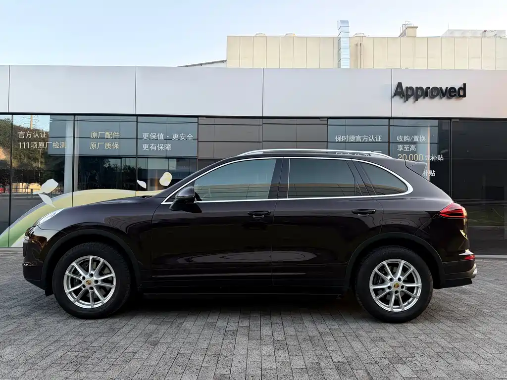 Porsche Cayenne — миниатюра 3