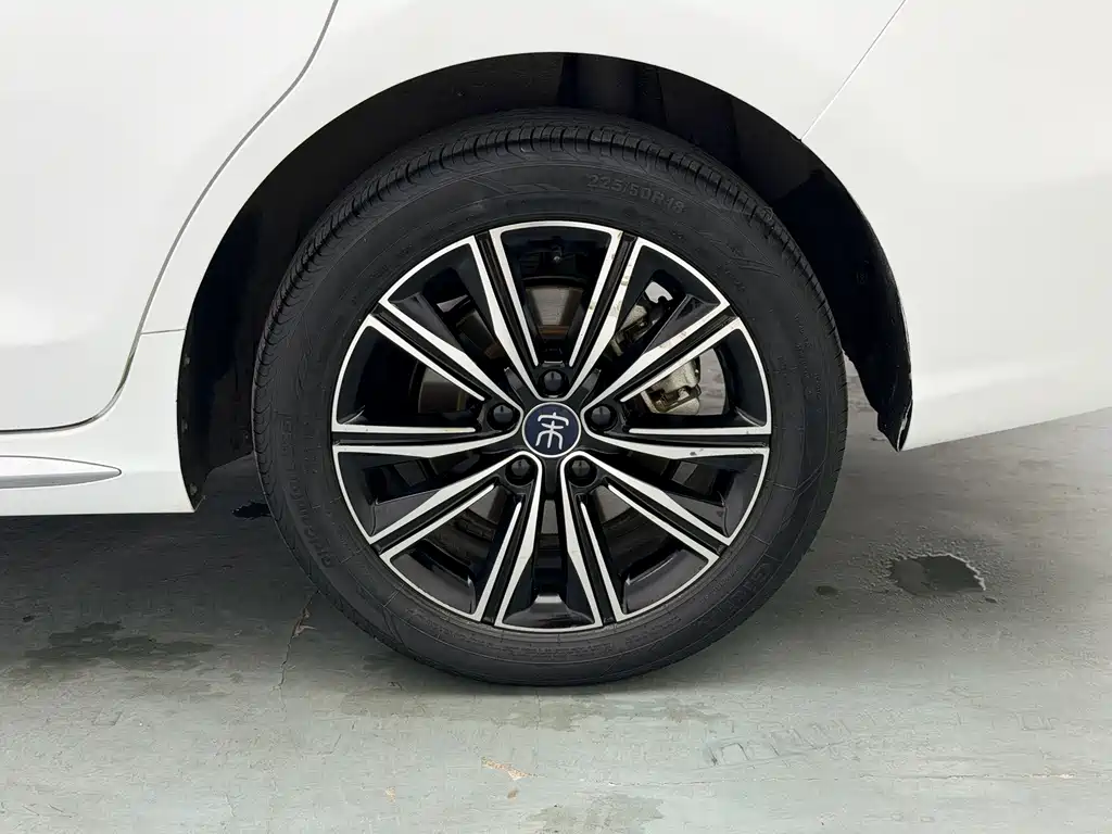 BYD MAX New Energy — миниатюра 9