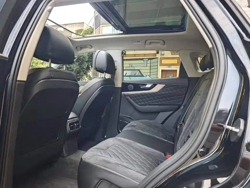 Hongqi HS5 2019 2.0T
