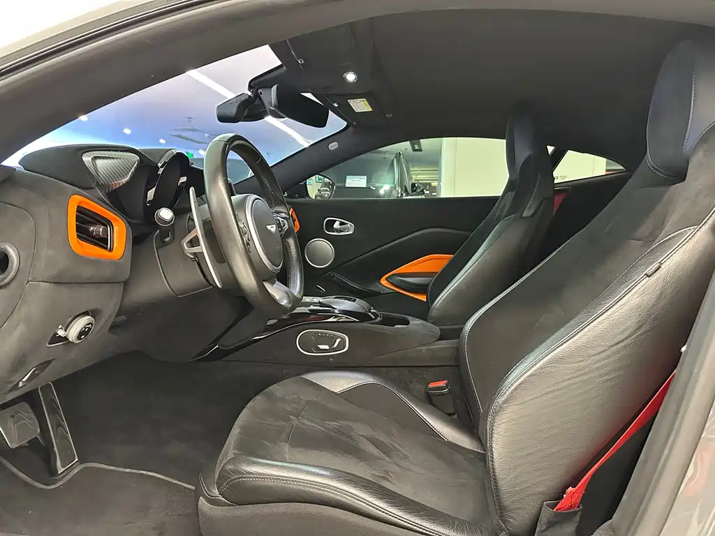 Aston Martin V8 Vantage — миниатюра 9