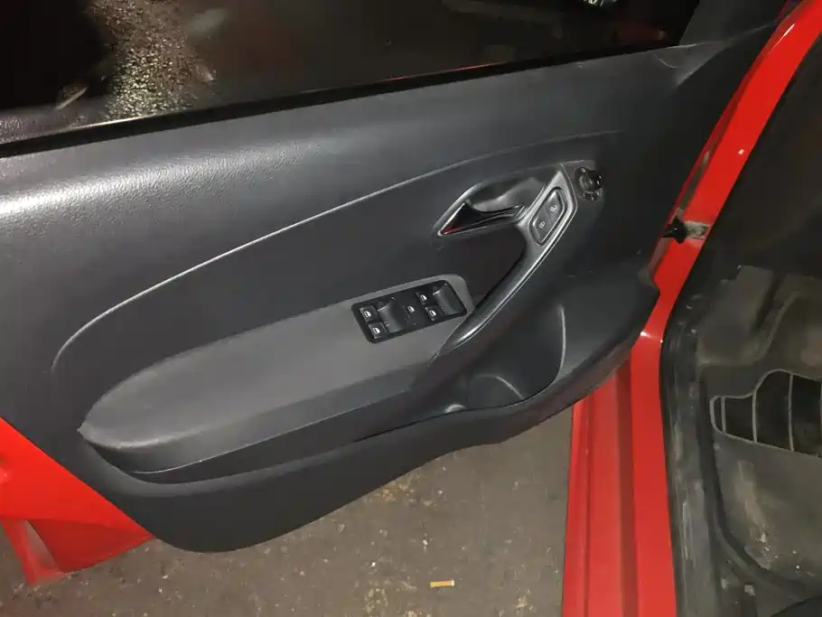 Volkswagen Polo — миниатюра 7
