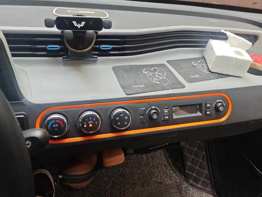 Wuling MINIEV — миниатюра 13