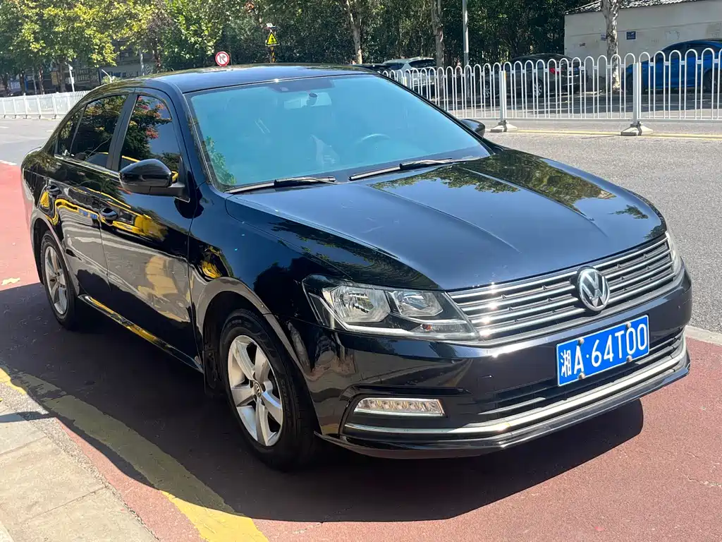 Volkswagen Lavida — миниатюра 3